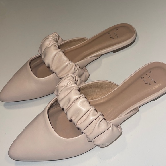 Mules - Picture 2 of 5